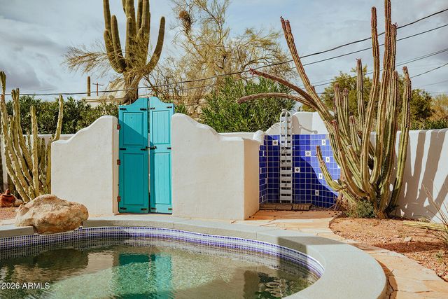 1291 S RED ROCK Court, Apache Junction, AZ 85119