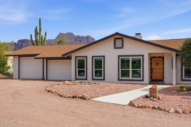 1291 S RED ROCK Court, Apache Junction, AZ 85119