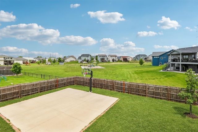 5509 149th Street, Urbandale, IA 50323