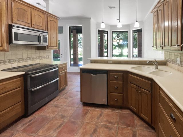 9021 Monticello Drive, Granbury, TX 76049