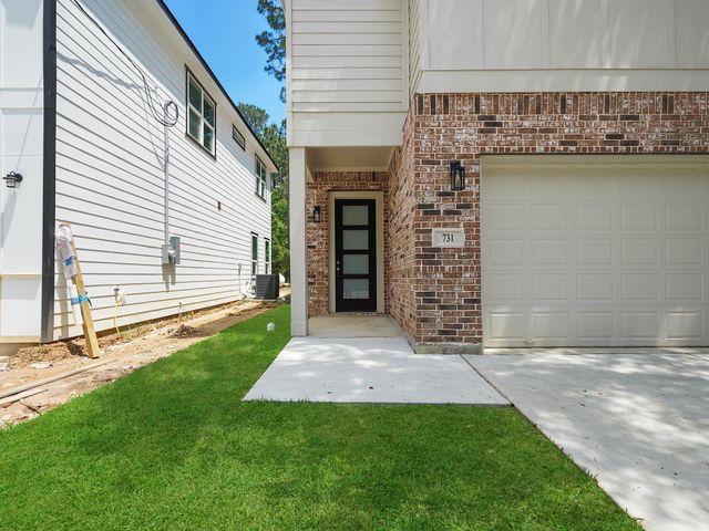 731 Magnolia Point Drive, Houston, TX 77336