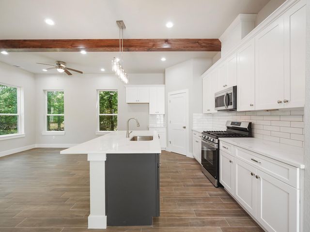 731 Magnolia Point Drive, Houston, TX 77336