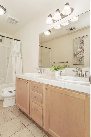 180 E Carpenter Avenue, Reedley, CA 93654
