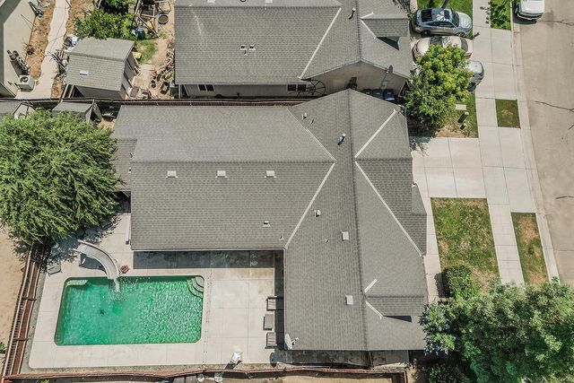 180 E Carpenter Avenue, Reedley, CA 93654