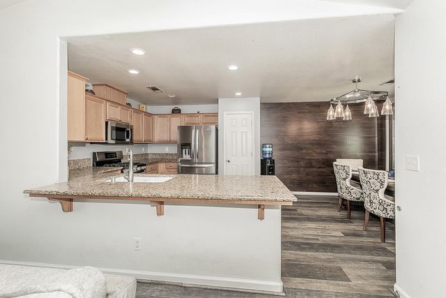 180 E Carpenter Avenue, Reedley, CA 93654