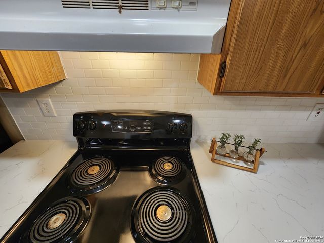 6855 Cape Meadow, Converse, TX 78109