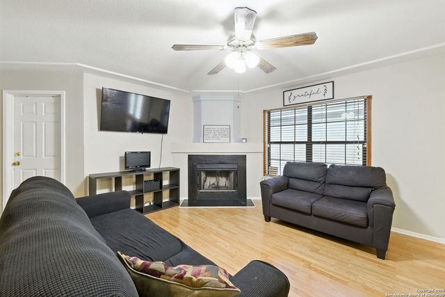 6855 Cape Meadow, Converse, TX 78109