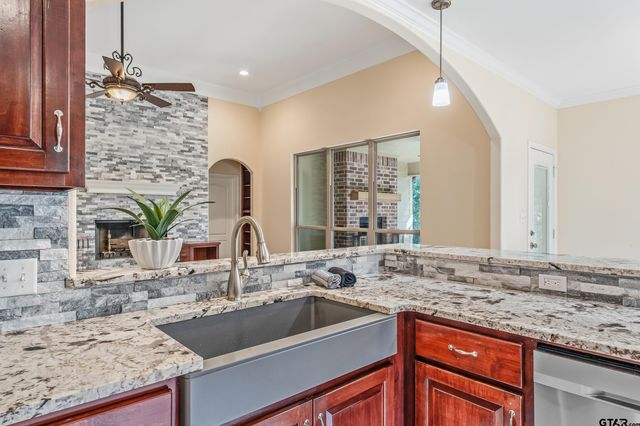 14109 Lone Pine Drive, Brownsboro, TX 75756