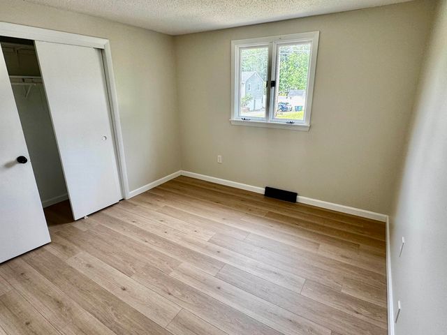 4 Old Coach Road, Nashua, NH 03062