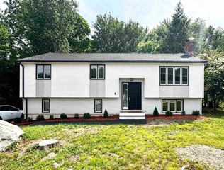4 Old Coach Road, Nashua, NH 03062