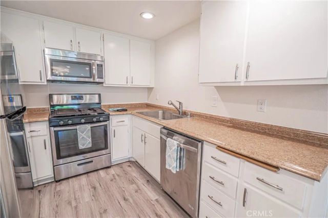 1342 E Hillcrest 17, Thousand Oaks, CA 91362