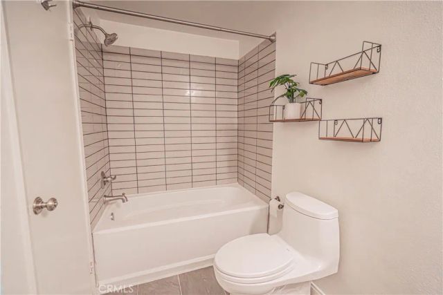 1342 E Hillcrest 17, Thousand Oaks, CA 91362