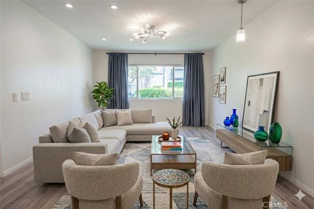 1342 E Hillcrest 17, Thousand Oaks, CA 91362