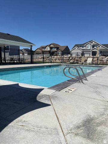 827 S 3050 W, Syracuse, UT 84075