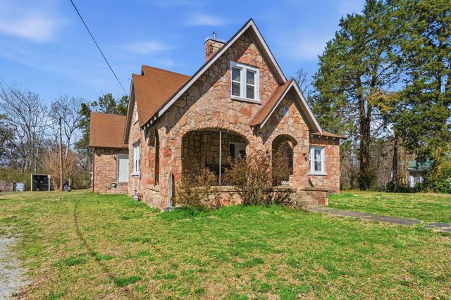 115 Florida Ave, N, Parsons, TN 38363