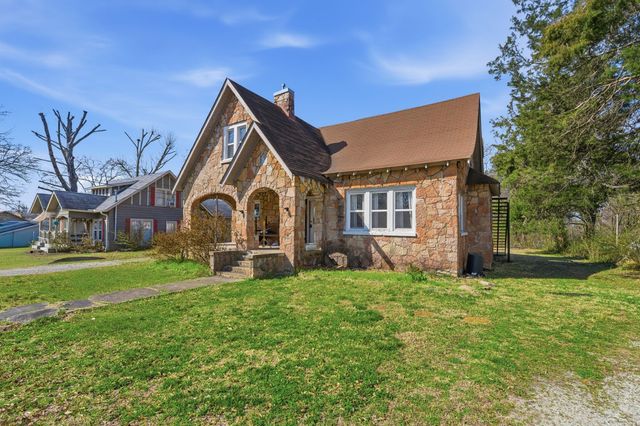 115 Florida Ave, N, Parsons, TN 38363