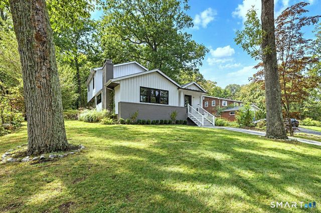 105 Old Dike Road, Trumbull, CT 06611
