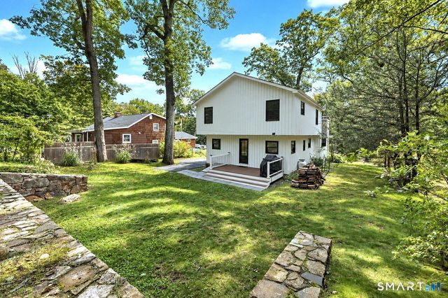 105 Old Dike Road, Trumbull, CT 06611