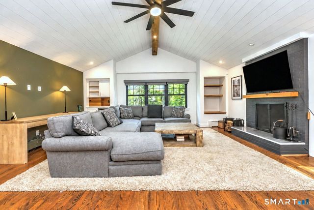 105 Old Dike Road, Trumbull, CT 06611