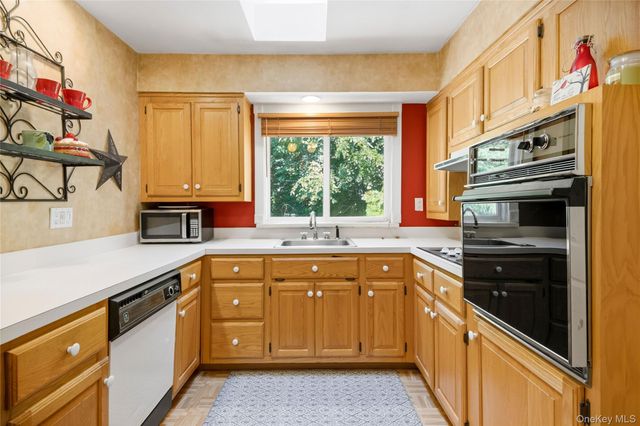 304 Concord Street, Dix Hills, NY 11746