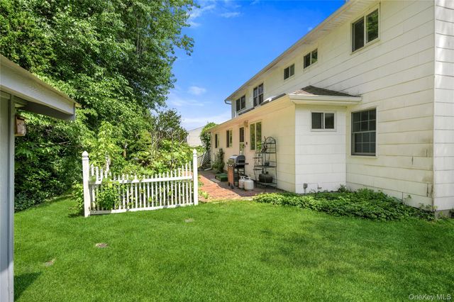 304 Concord Street, Dix Hills, NY 11746