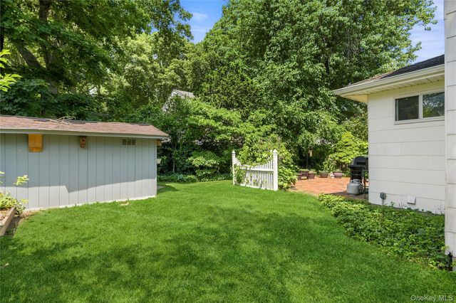 304 Concord Street, Dix Hills, NY 11746