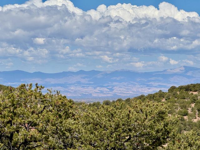 1084 S Summit Ridge, Santa Fe, NM 87501