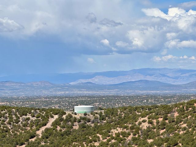 1084 S Summit Ridge, Santa Fe, NM 87501