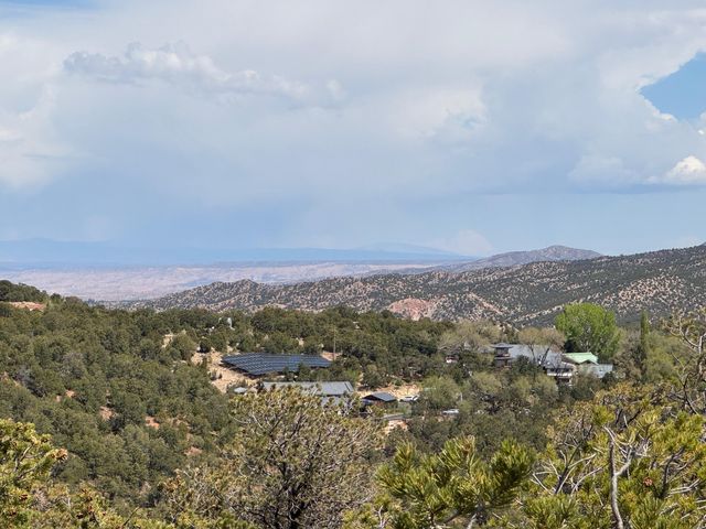 1084 S Summit Ridge, Santa Fe, NM 87501