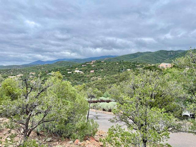 1084 S Summit Ridge, Santa Fe, NM 87501