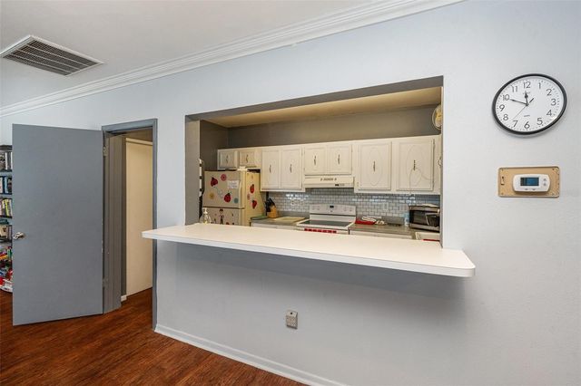 801 83RD AVENUE N 415, St Petersburg, FL 33702