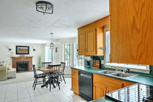 30 Pine Warbler Way, Bellingham, MA 02019