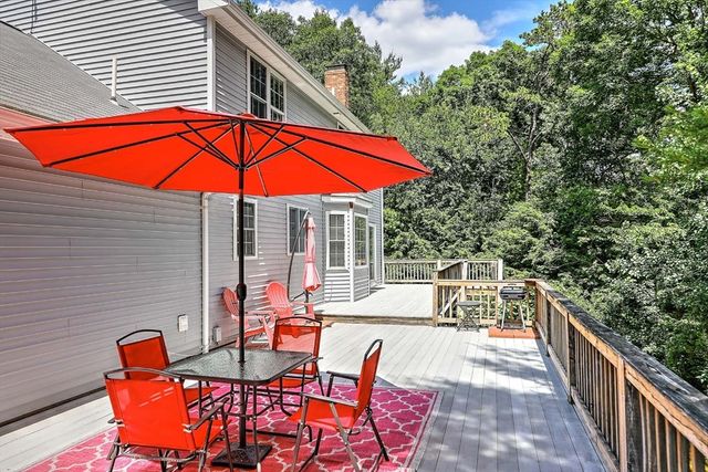 30 Pine Warbler Way, Bellingham, MA 02019