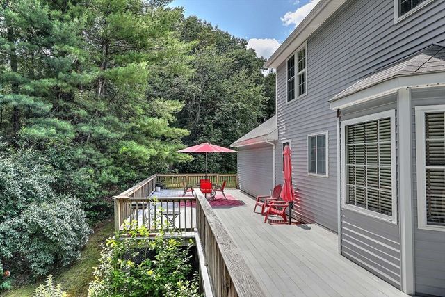 30 Pine Warbler Way, Bellingham, MA 02019
