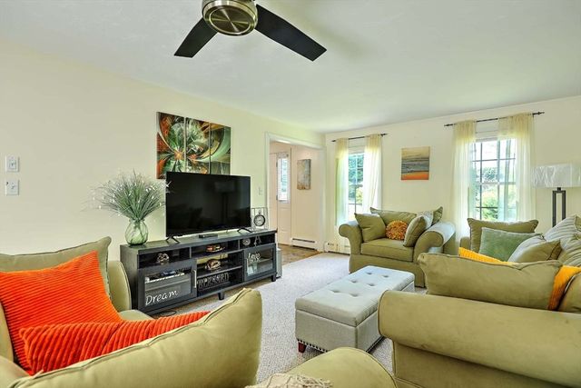 30 Pine Warbler Way, Bellingham, MA 02019