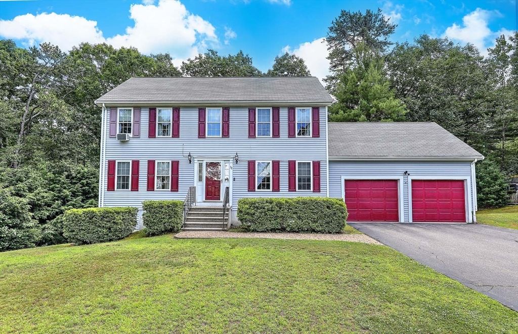 30 Pine Warbler Way, Bellingham, MA 02019