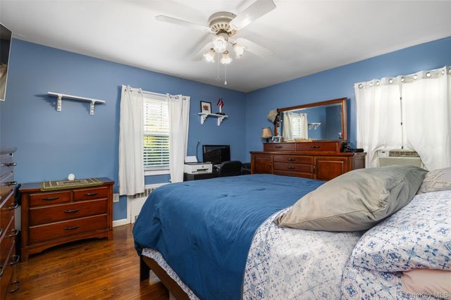 145 W Lido Prom, Lindenhurst, NY 11757