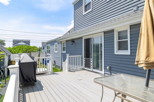 145 W Lido Prom, Lindenhurst, NY 11757