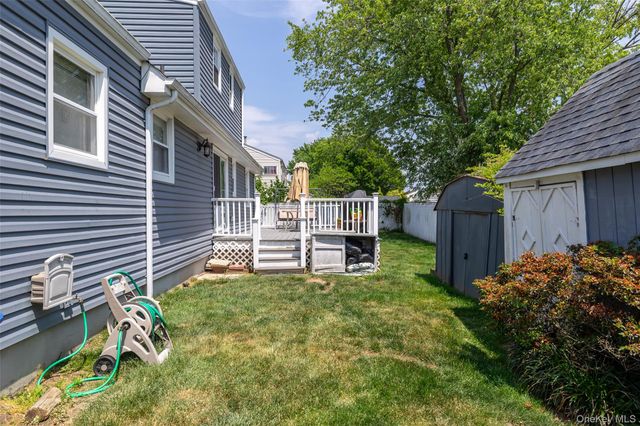 145 W Lido Prom, Lindenhurst, NY 11757