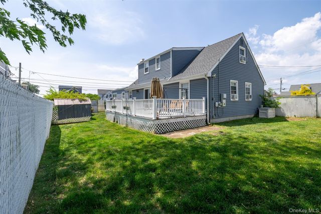 145 W Lido Prom, Lindenhurst, NY 11757