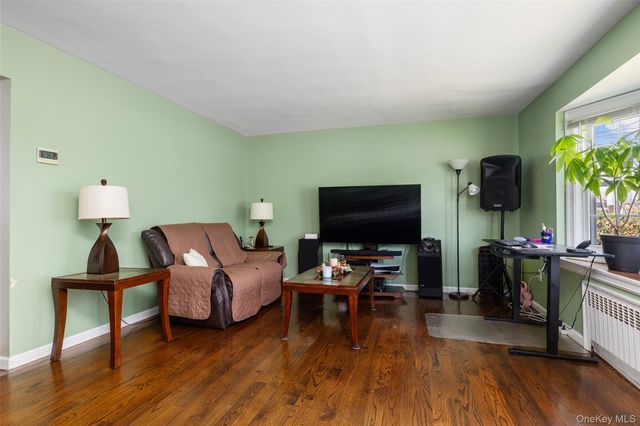 145 W Lido Prom, Lindenhurst, NY 11757