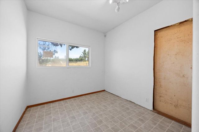 1518 Upper Applegate Road, Jacksonville, OR 97530