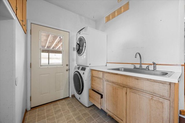 1518 Upper Applegate Road, Jacksonville, OR 97530
