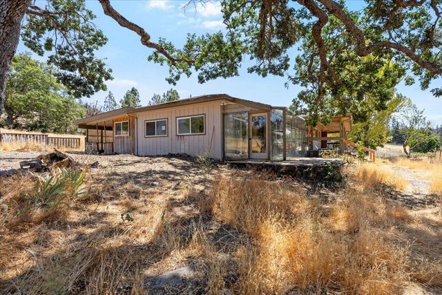1518 Upper Applegate Road, Jacksonville, OR 97530