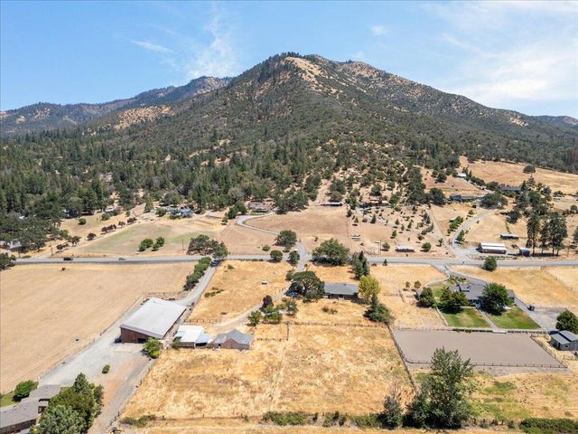 1518 Upper Applegate Road, Jacksonville, OR 97530
