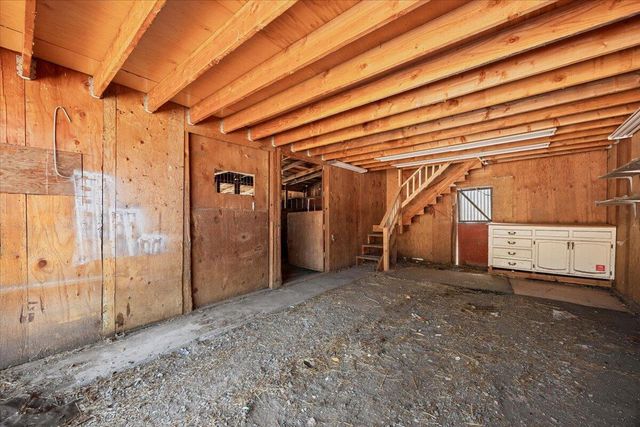 1518 Upper Applegate Road, Jacksonville, OR 97530