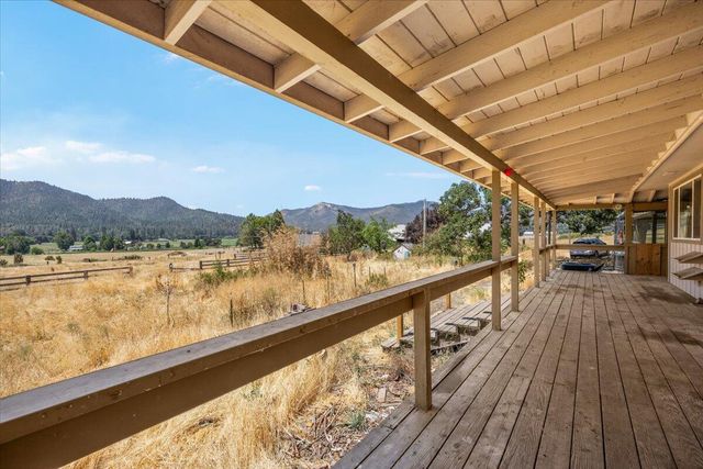 1518 Upper Applegate Road, Jacksonville, OR 97530