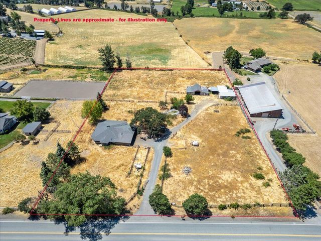 1518 Upper Applegate Road, Jacksonville, OR 97530
