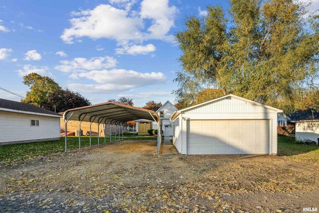 317 8TH Street, De Witt, IA 52742