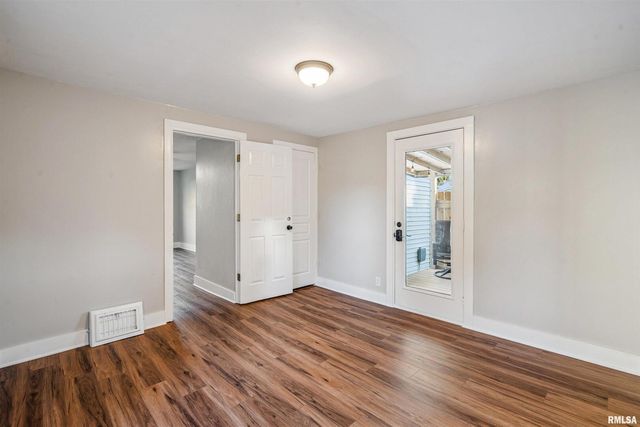 317 8TH Street, De Witt, IA 52742